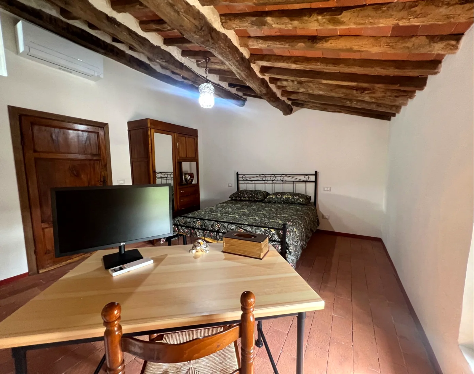 Additional bedroom at Villa Versilia